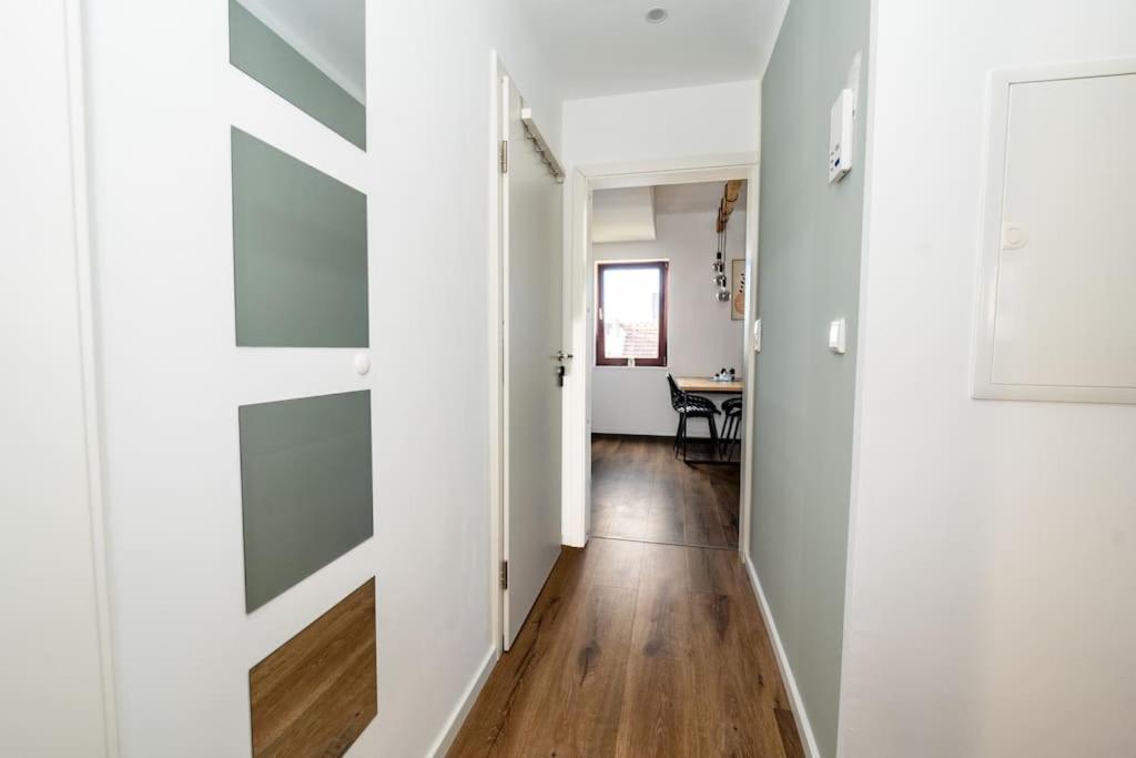Moderne Maisonette Wohnung Im Fluesseviertel Brema Exterior foto